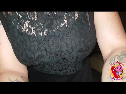 ❤️ Mae llyschwaer Slutty yn rhoi blowjob iddo a Sbaeneg ❌ Fideo rhefrol wrthon ni